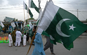 Over 70 factory workers looted in Karachi