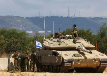 Israeli Bombardment of Gaza Continues Amid Ceasefire Efforts and Looming Ground Offensive