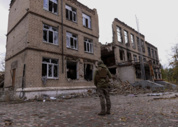 Ukrainian Troops Face New Russian Offensive in Avdiivka, Gain Ground in Southern Theatre