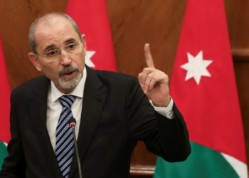 Jordan's Foreign Minister Expresses Concerns Over Escalation in Israel-Hamas Conflict