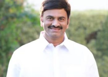 Rebel YSR Congress Party parliamentarian Kanumuru Raghu Ramakrishna Raju entered his constituency Narasapuram in West Godavari district a day after getting relief from the Andhra Pradesh high court.