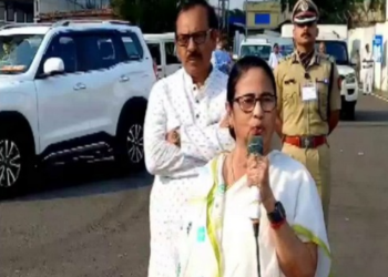 Mamata Banerjee Vows to Block Implementation of NRC and CAA in West Bengal