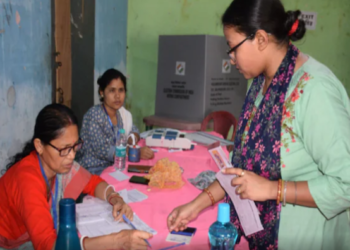 According to officials, Cooch Behar recorded a 77.38 per cent turnout till 5pm, while Alipurduars and Jalpaiguri recorded 75.54 and 79.33 per cent.