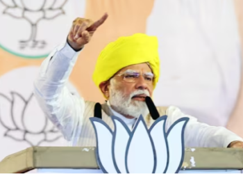 Prime Minister Narendra Modi addresses a public meeting for Lok Sabha polls, in Latur on Tuesday.(BJP )
