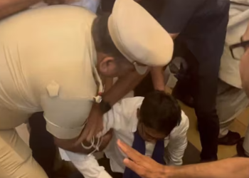 Protesting Trinamool MPs Dragged, Detained By Cops Outside Poll Body Office