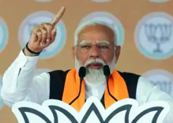 Prime Minister Narendra Modi during a public meeting in Deesa in Gujarat’s Banaskantha on Wednesday.(ANI)