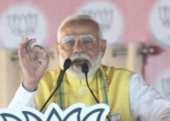 Prime Minister Narendra Modi addresses an election public meeting for Lok Sabha polls,in Motihari, Bihar.(Santosh Kumar/ Hindustan Times)