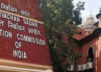 The Election Commission of India reprimanded the BJP and Congress for the alleged violations of Model Code of Conduct. (HT File)