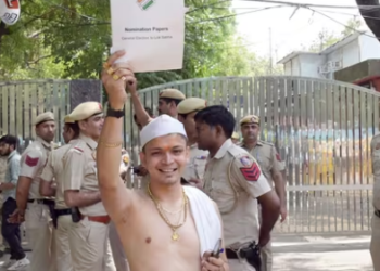 Transgender candidate Rajan Singh, running independently for the South Delhi Lok Sabha seat, arrives to file nomination for Lok Sabha Elections, in New Delhi, India, on Friday(Hindustan Times)