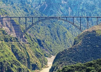 J&K: Indian railways succeeds at trial run on Chenab world's highest rail bridge (PTI)