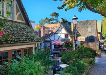 California town with no street addresses, Carmel's century-old legacy under threat (Photo by Twitterpoliticaldrama)