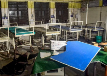 Damaged medical equipments in the emergency room after unidentified miscreants vandalised a portion of the RG Kar Medical College