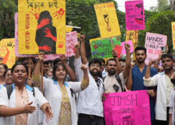Junior doctors, trainee doctors and medical students protest (PTI Photo,Swapan Mahapatra) (PTI)