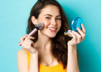 Preteen skin care obsession sparks health and mental concerns among experts(Freepik)