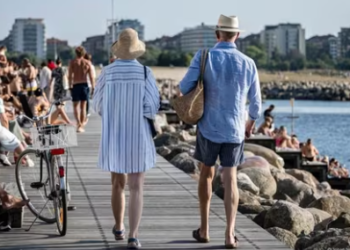 In the south of Sweden, including here in Malmö, it's generally still warm enough to swim in summer.(Johan Nilsson,TT, picture alliance)