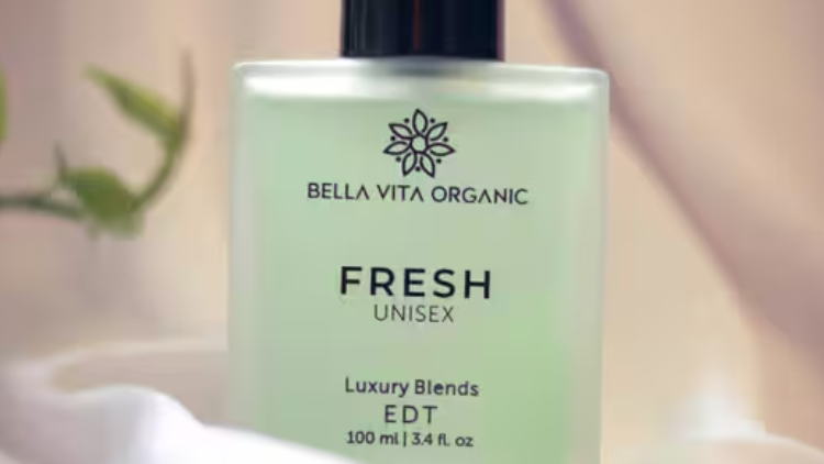 Experience Bella Vita: Luxurious perfumes for women with captivating, long-lasting fragrances.(Pexels)