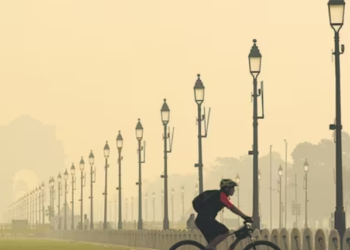 Vehicular and industrial pollution were the top reasons for high AQI in Delhi (HT Photo)