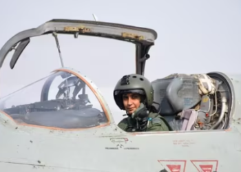Squadron Leader Mohana Singh in a MiG-21 Bison at the Nal airbase near Bikaner.(HT file)