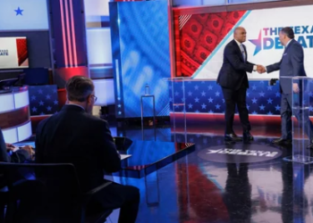 Former US President Donald Trump, left, and former First Lady Melania Trump during the Republican National Convention (RNC) at the Fiserv Forum in Milwaukee, Wisconsin, US, on Thursday, July 18, 2024. Photographer: Hannah Beier/Bloomberg(Bloomberg)