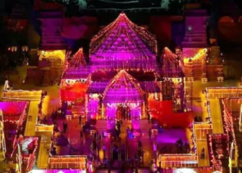 An aerial view of Shri Ram Janmabhoomi Temple during Deepotsav 2024 celebration on the eve of the Diwali festival, in Ayodhya.(PTI)