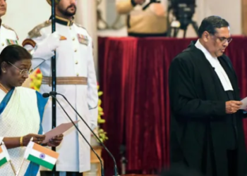 President Droupadi Murmu administers the oath of Office of the Chief Justice of India to Sanjiv Khanna. (ANI Photo)(ANI)