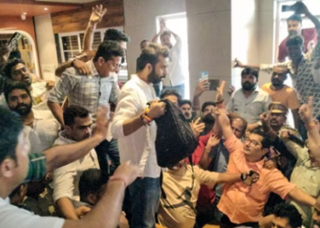 Maharastra cash for vote