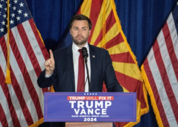 Republican U.S. vice presidential nominee Senator JD Vance speaks during a rally in Scottsdale, Arizona, U.S. November 2, 2024. REUTERS/Go Nakamura(REUTERS)