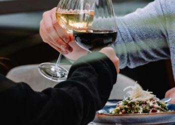 The study proves that modern dating scenario might just revolve around food, and the significant role that food can play in bringing two people together romantically. (Pexels)