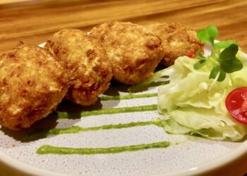 Sesame Chicken Cheese Cutlets: A Crunchy, Cheesy Delight for Your Eid Feast