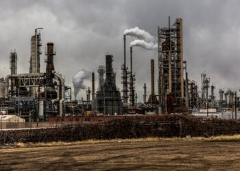 Wildfire Smoke Now America’s Top Polluter: 156 Million Breathing Unhealthy Air Despite Decline in Emissions