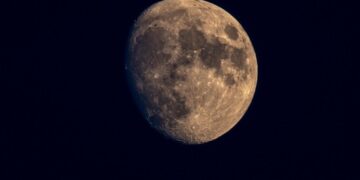 Strawberry Moon Mesmerises internet