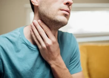 Sore throat and itchy ears during monsoon? ENT specialist shares 7 essential tips to stay safe