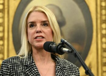 Will Pam Bondi step aside from Luigi Mangione case? Defence alleges conflict in UnitedHealthcare row