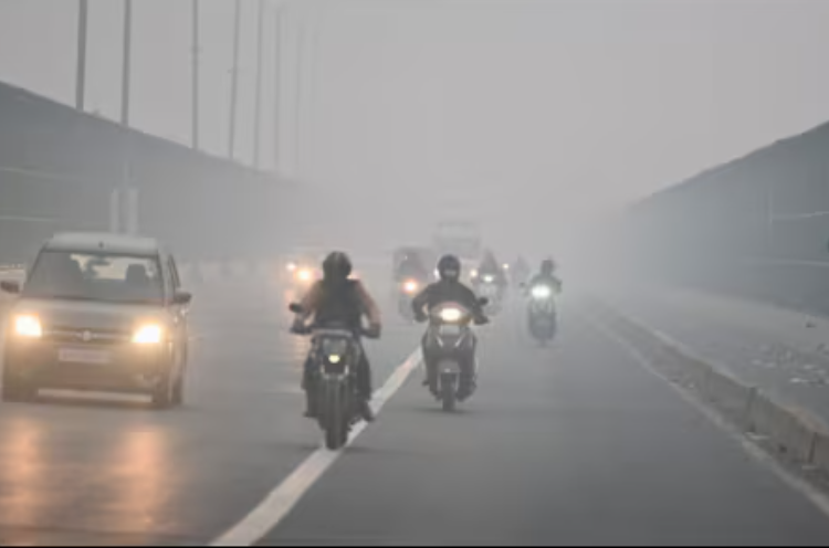 Delhi air quality improves slightly after three days of severe pollution