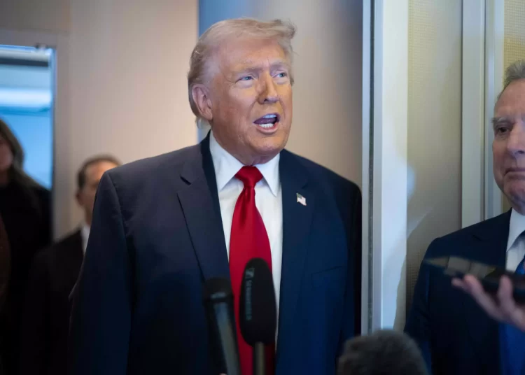 Trump Reviews Options as Oil Tops $100 Amid Middle East Conflict