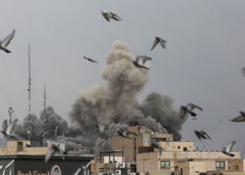 Iran rules out US talks as Israel strikes escalate and Gulf oil tensions rise