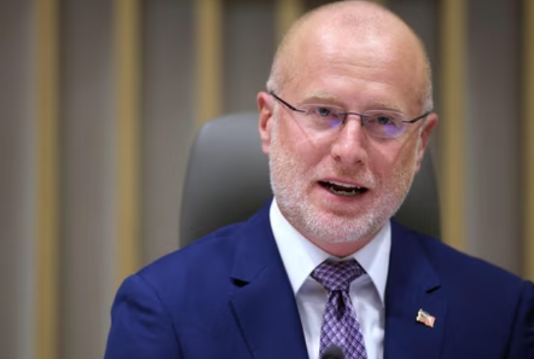 FCC chair Brendan Carr warns US broadcasters over ‘fake news’ during Iran war, threatens license revocation