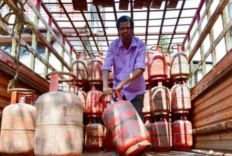 India Engages Canadian Firms for LPG Supply Amid West Asia Crisis