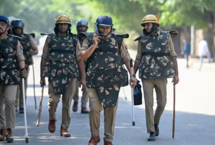 Noida Domestic Workers’ Strike in Sector 121 Escalates Wage Demands Amid Protests