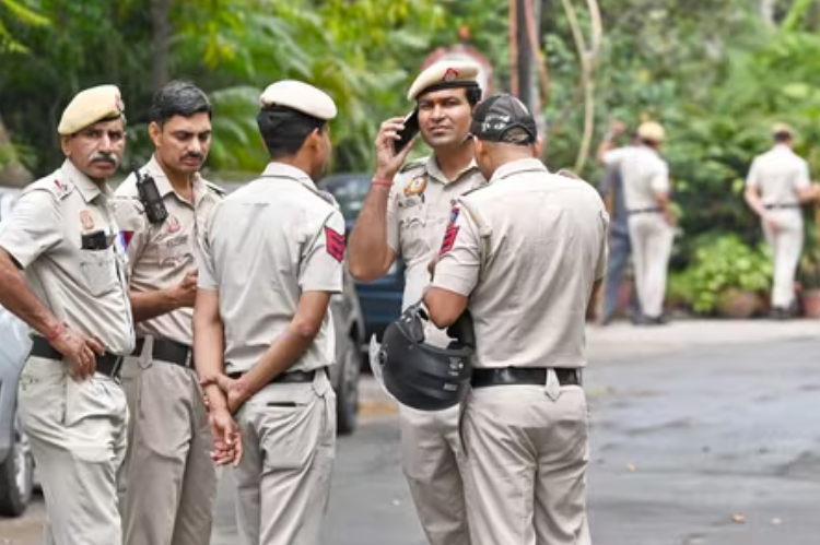 Meera Bagh Stabbing Case: Minor Lured and Attacked Over Alleged Relationship in Delhi