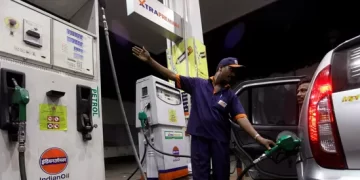 Gadkari Says Drivers Can Choose Pure Petrol Over E20—But Cost and Availability Tell a Different Story