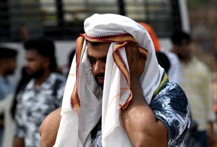 Delhi Feels Like 53.5°C: Dry Pakistani Winds and Arabian Sea Moisture Create Oppressive Heat Across the Capital
