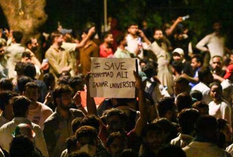 Jantar Mantar Protest Swells Despite Sonam Wangchuk Ending Fast; Demonstrators Vow to Continue Until Demands Are Met