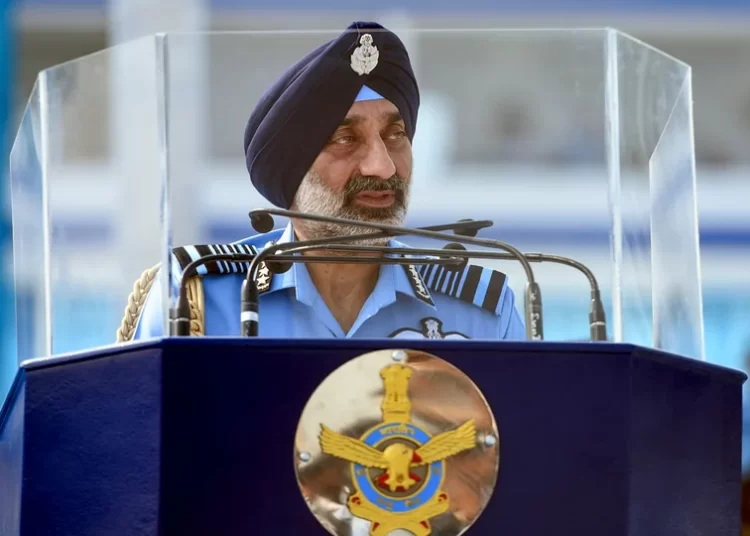 IAF Chief AP Singh Flies Final Sortie in Kiran Aircraft, Reunites With First Flying Instructor