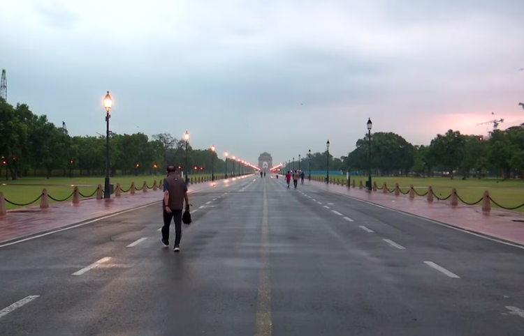 Delhi Records Coldest October Day Since 1951; Air Quality Hits Decade-Best Levels